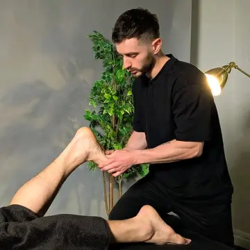 Jakub, sports recovery therapist